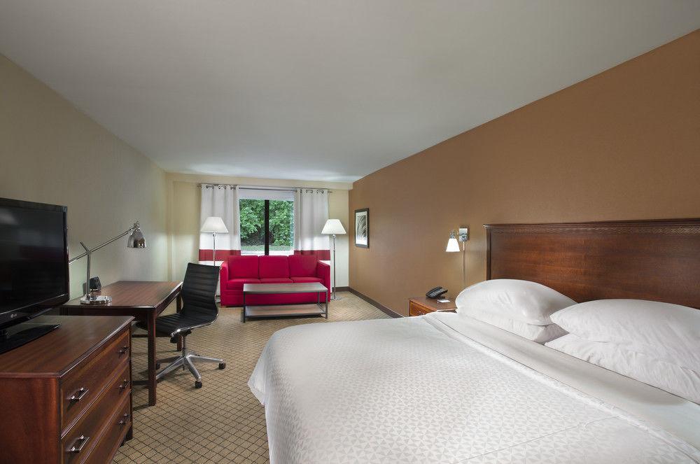 Doubletree By Hilton Manhattan, Ks Zewnętrze zdjęcie
