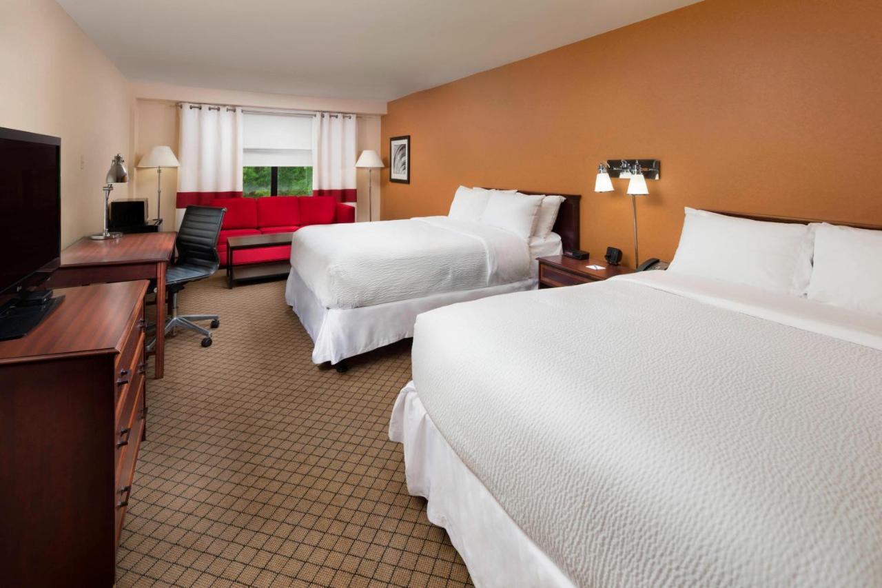 Doubletree By Hilton Manhattan, Ks Zewnętrze zdjęcie