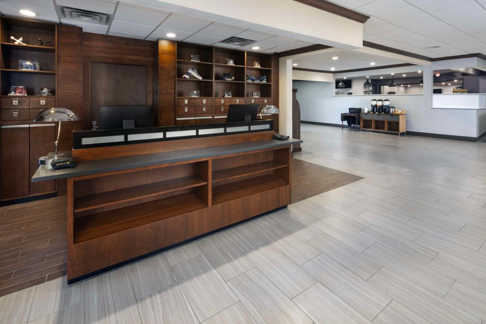 Doubletree By Hilton Manhattan, Ks Zewnętrze zdjęcie