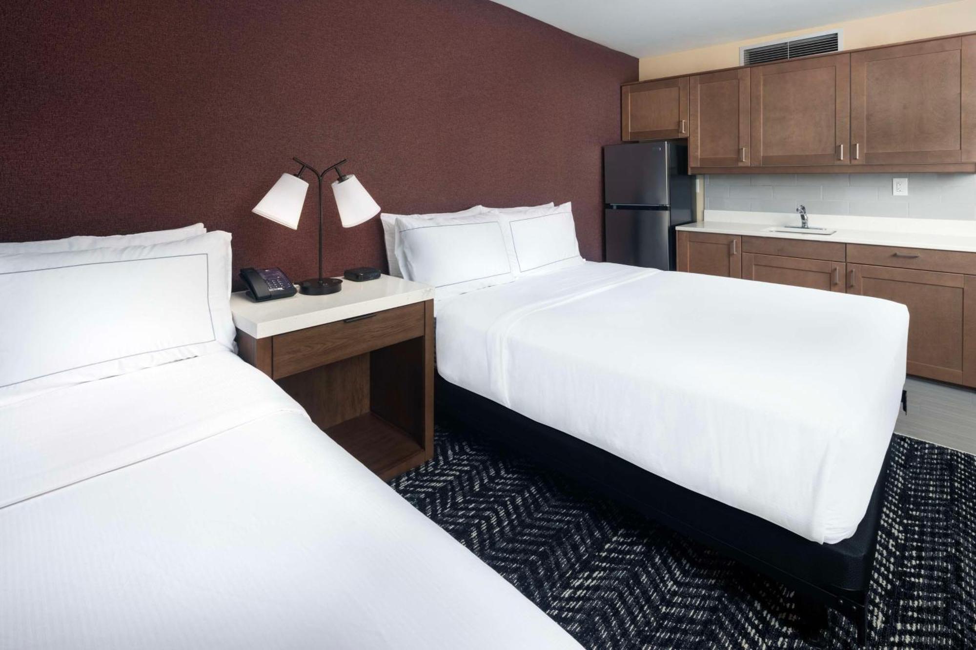 Doubletree By Hilton Manhattan, Ks Zewnętrze zdjęcie