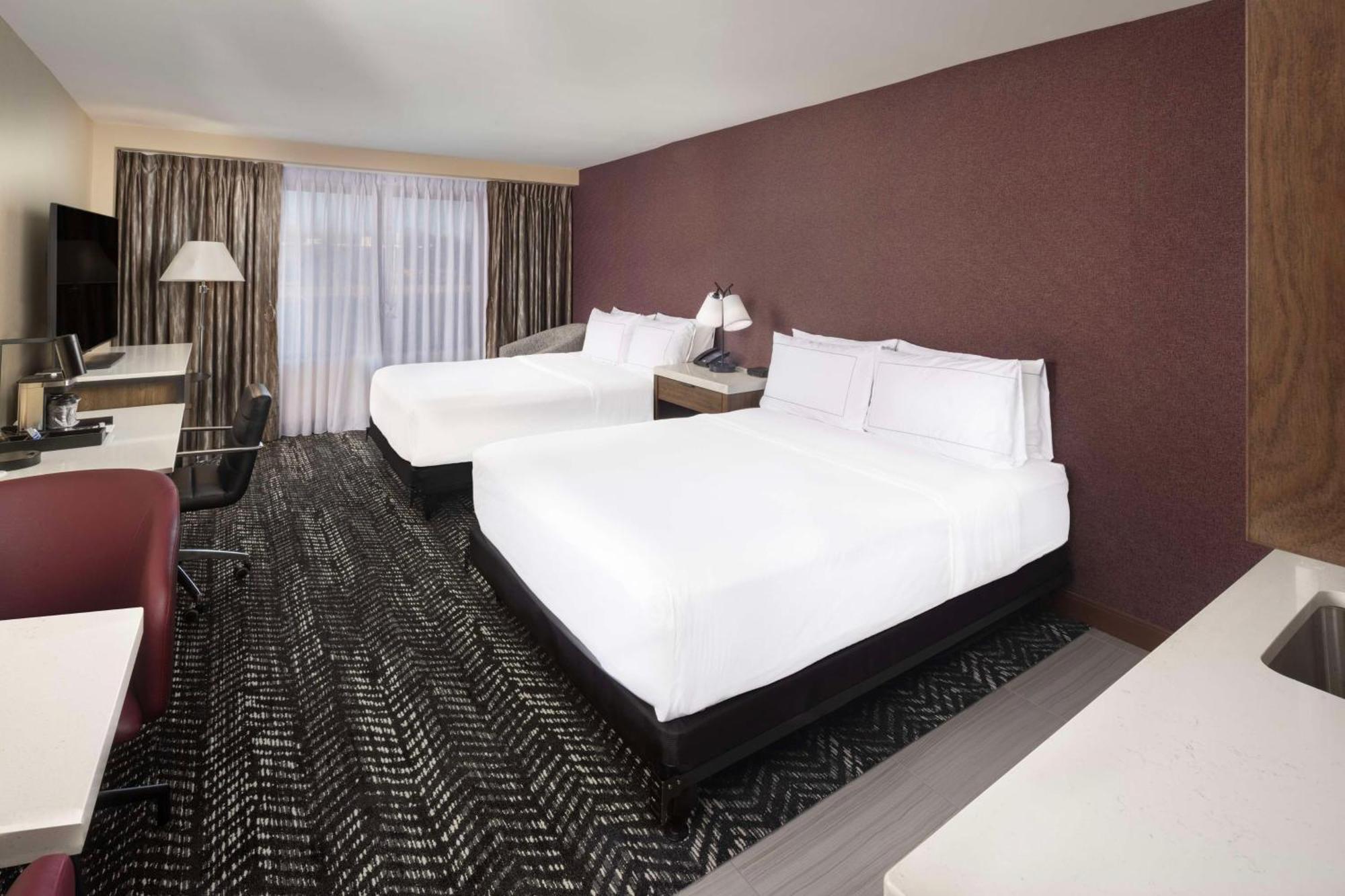 Doubletree By Hilton Manhattan, Ks Zewnętrze zdjęcie