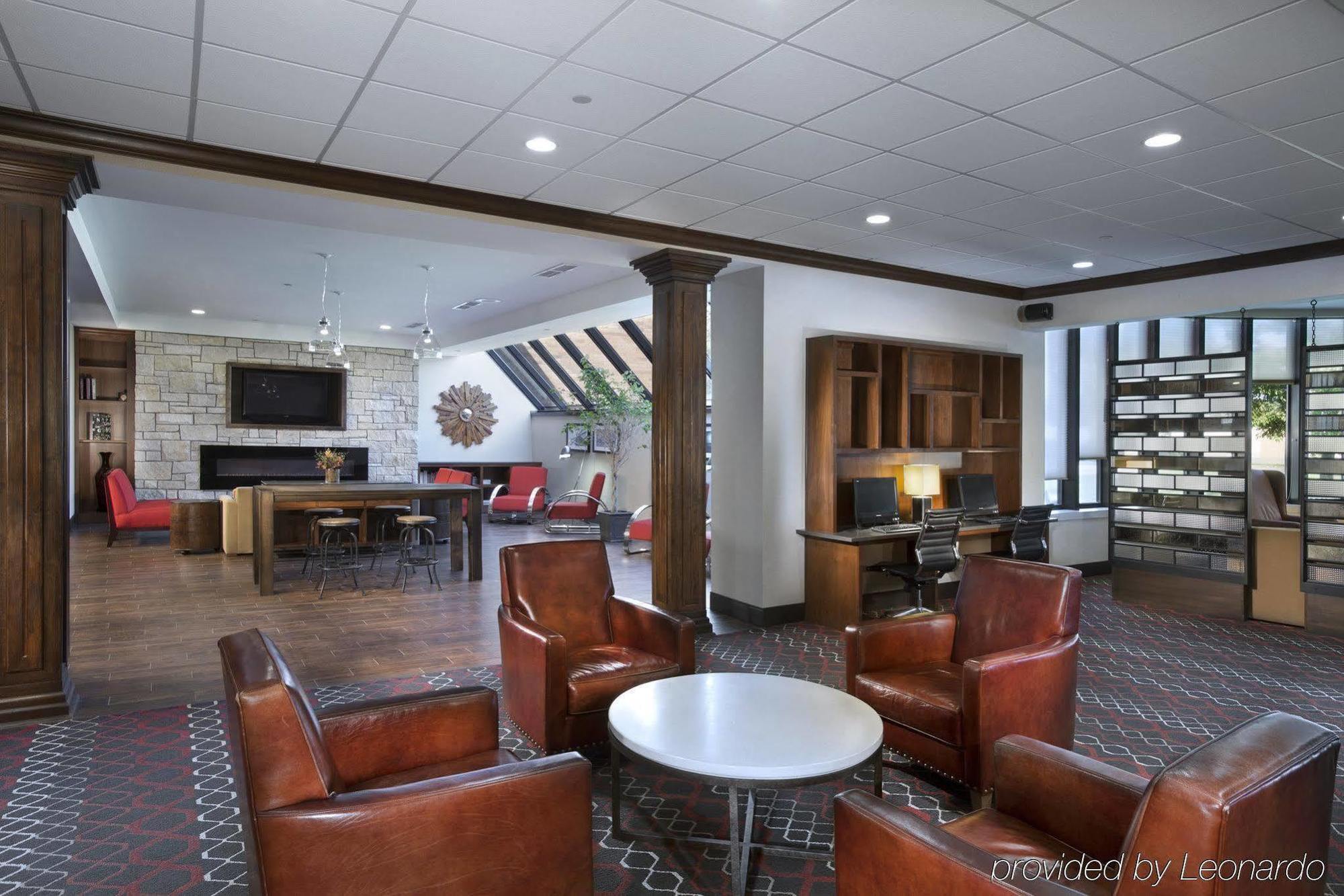 Doubletree By Hilton Manhattan, Ks Zewnętrze zdjęcie